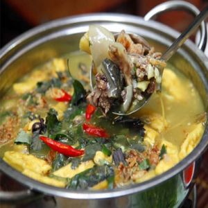 Ba ba om chuối đậu